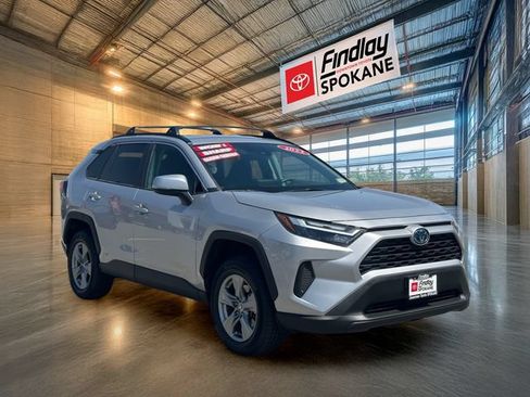 Used 2022 Toyota RAV4 XLE w/ XLE Grade Weather Package AWD/4WD image 2