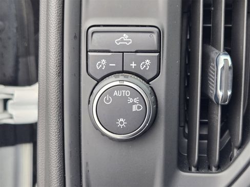 Used 2022 Chevrolet Silverado 1500 Custom w/ LPO, Blackout Package image 19