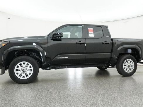 New 2025 Toyota Tacoma SR5 image 18