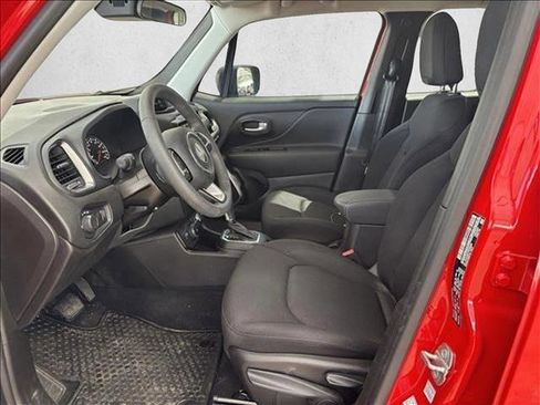 Used 2023 Jeep Renegade Latitude image 16