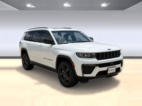 New 2026 Jeep Grand Cherokee L Limited w/ Limited Altitude Package AWD/4WD image 7
