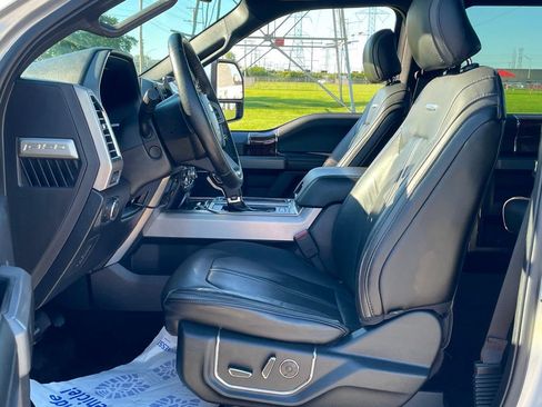 Used 2015 Ford F150 Platinum w/ Equipment Group 701A Luxury AWD/4WD image 15