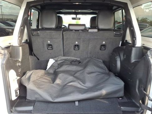 Used 2023 Jeep Wrangler Unlimited Sahara image 28