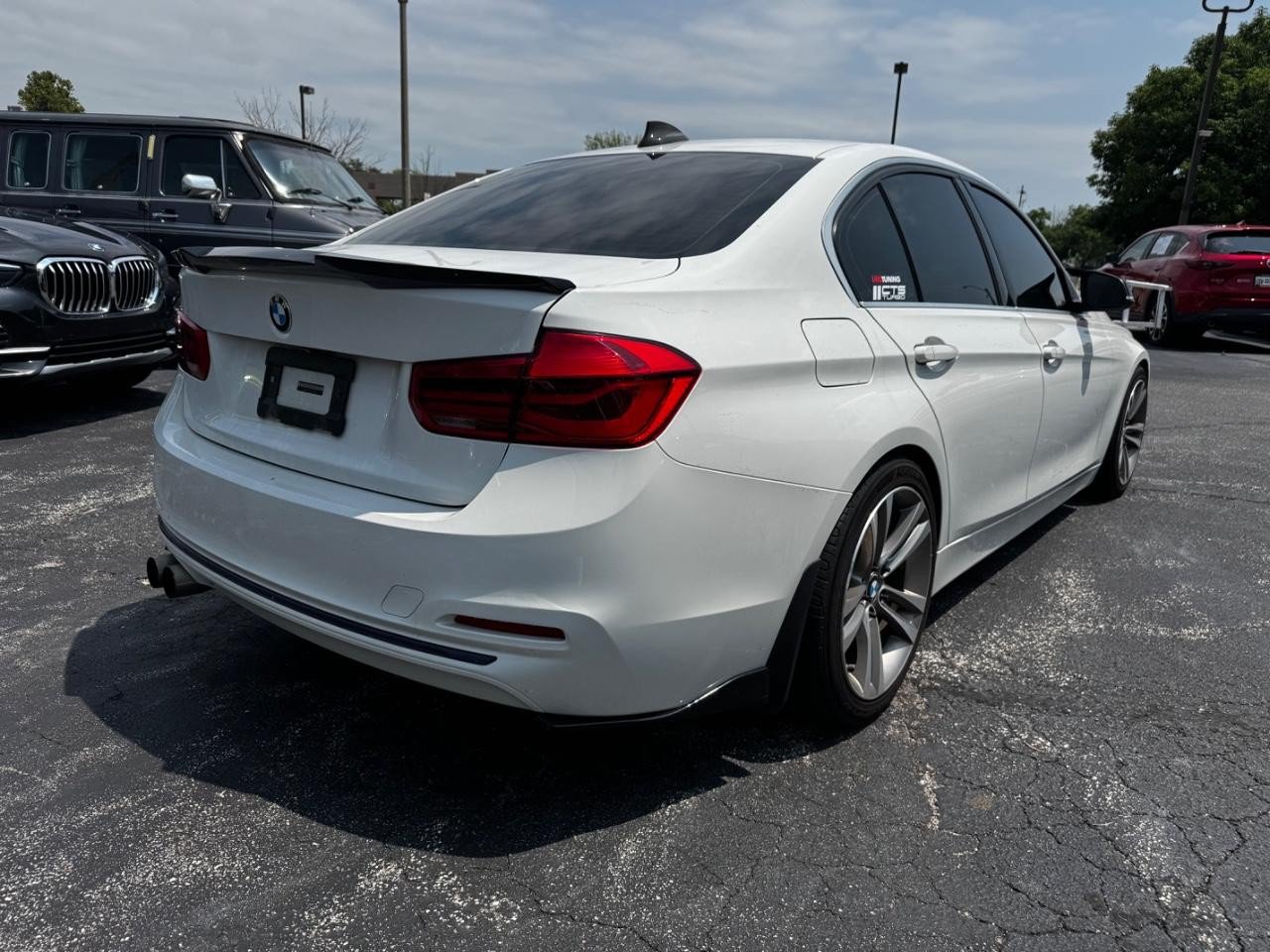 Used 2018 BMW 330i xDrive Sedan AWD/4WD image 4