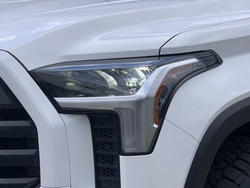 Used 2024 Toyota Tundra Limited image 6