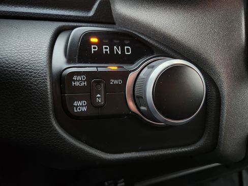 Used 2024 RAM 2500 Tradesman w/ Chrome Appearance Group image 30