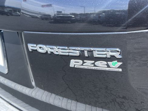 Used 2017 Subaru Forester 2.5i Premium AWD/4WD image 10