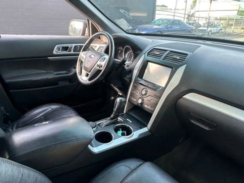 Used 2014 Ford Explorer XLT w/ Equipment Group 202A image 13