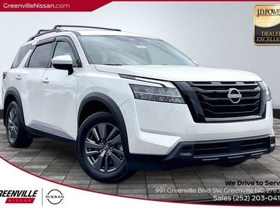 Certified 2022 Nissan Pathfinder SV w/ SV Black Package