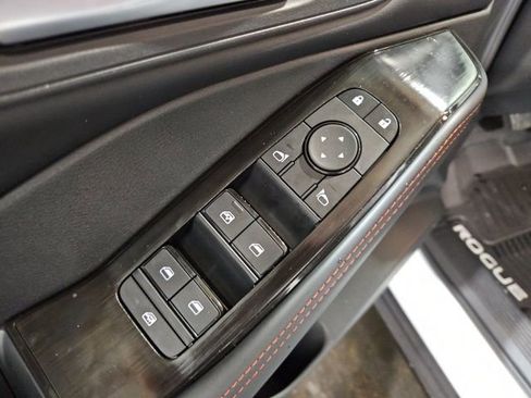 New 2026 Nissan Rogue SV AWD/4WD image 18