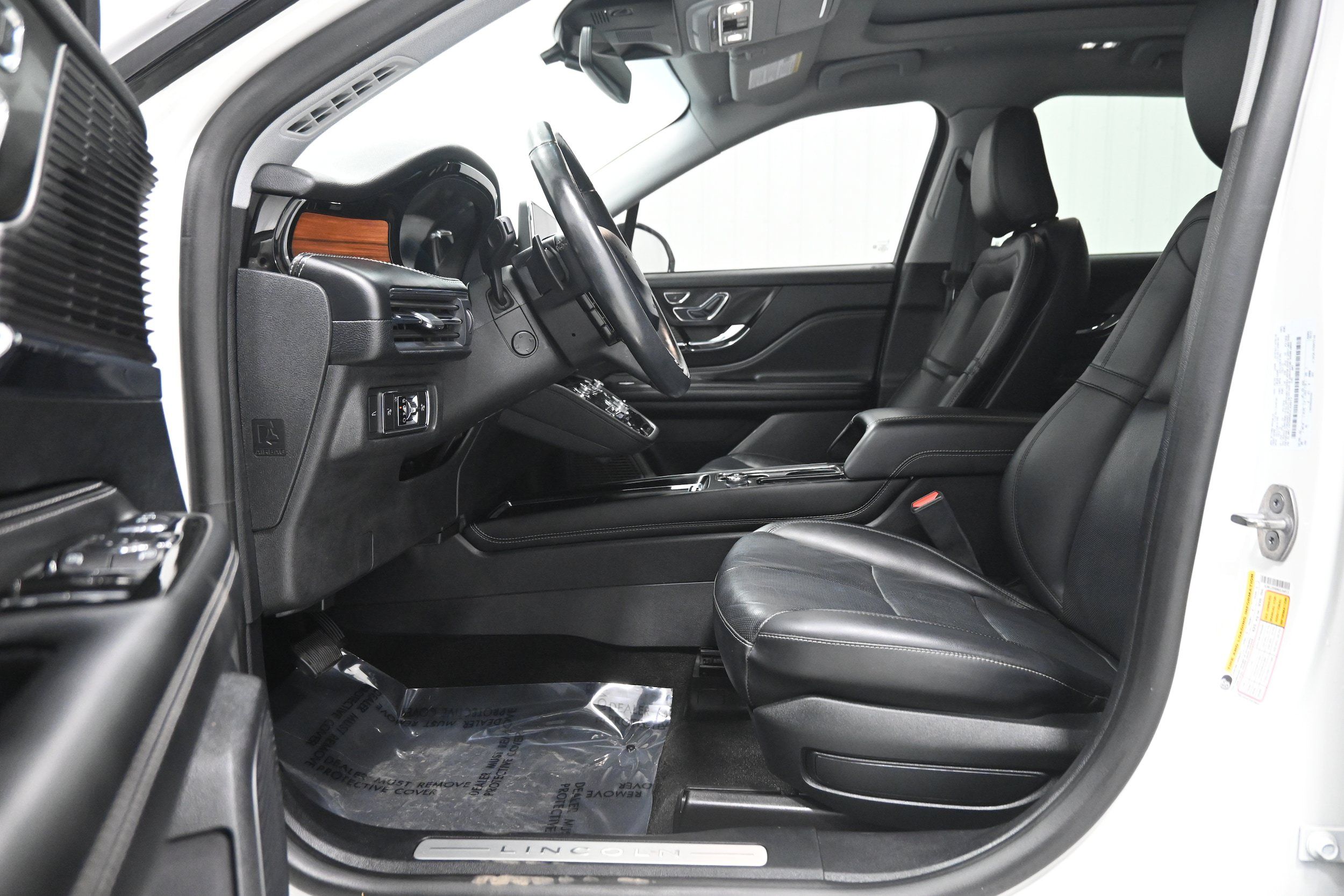 Used 2022 Lincoln Corsair Reserve w/ Equipment Group 201A AWD/4WD image 5