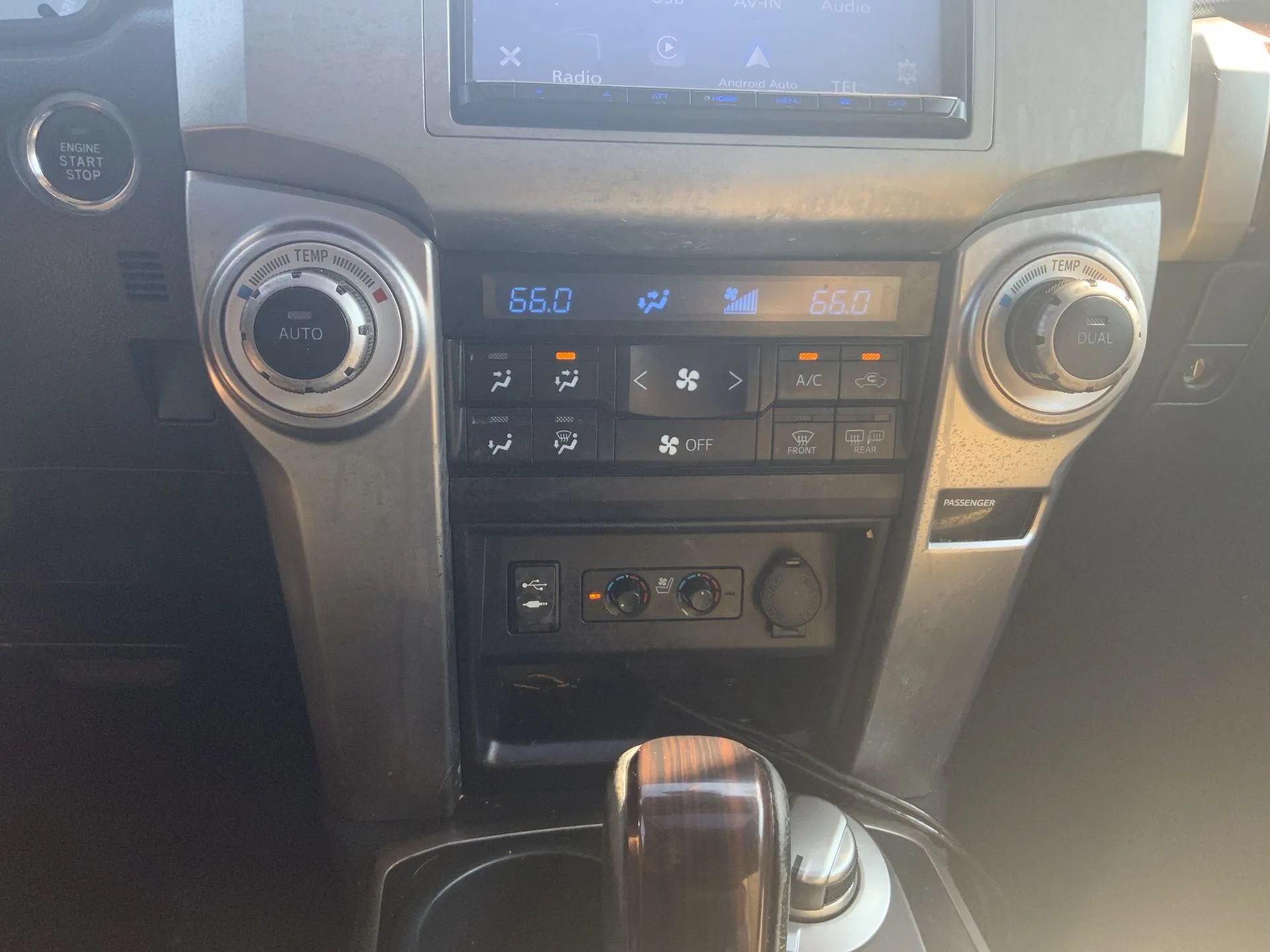 Used 2015 Toyota 4Runner Limited AWD/4WD image 17