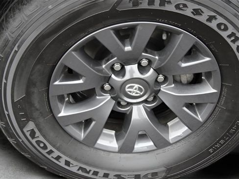 Certified 2023 Toyota Tacoma SR5 image 31