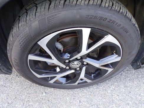 Used 2018 Toyota C-HR XLE FWD image 42