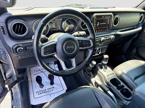 Used 2022 Jeep Wrangler Unlimited Sahara w/ Dual Top Group AWD/4WD image 10