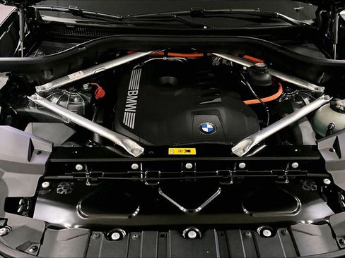 New 2026 BMW X5 xDrive50e w/ M Sport Package AWD/4WD image 14