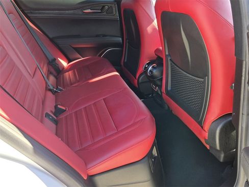 Used 2022 Alfa Romeo Stelvio Sprint image 17