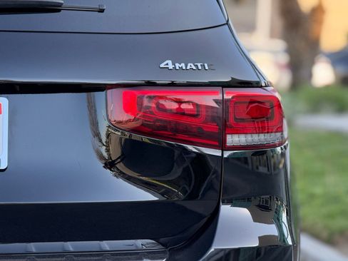 Used 2022 Mercedes-Benz GLB 250 4MATIC image 14