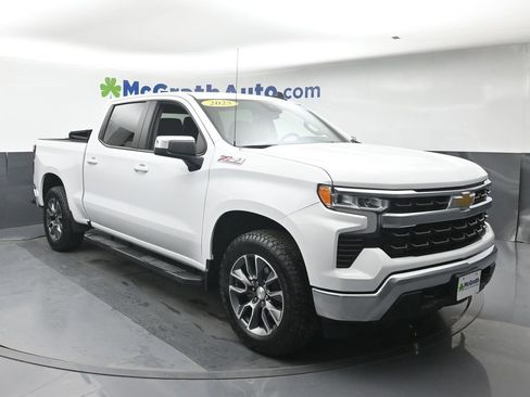 Used 2025 Chevrolet Silverado 1500 LT w/ Z71 Off-Road Package image 2