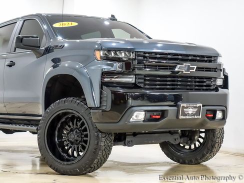 Used 2021 Chevrolet Silverado 1500 LT Trail Boss w/ Convenience Package II AWD/4WD image 2