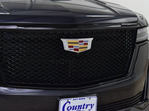 Used 2023 Cadillac Escalade Sport Platinum image 11