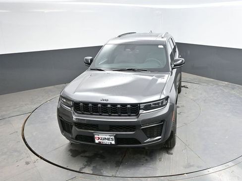 New 2026 Jeep Grand Cherokee L Limited AWD/4WD image 32