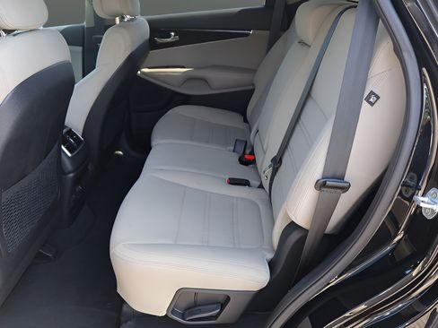 Used 2016 Kia Sorento LX FWD image 13