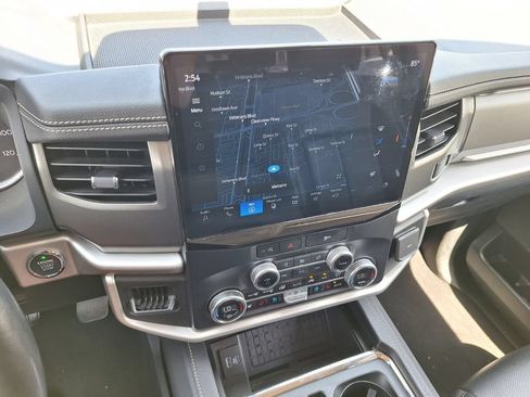 Used 2024 Ford Expedition XLT RWD image 25