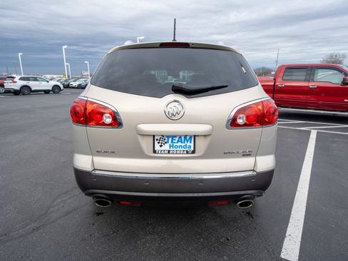 Used 2010 Buick Enclave CXL image 5