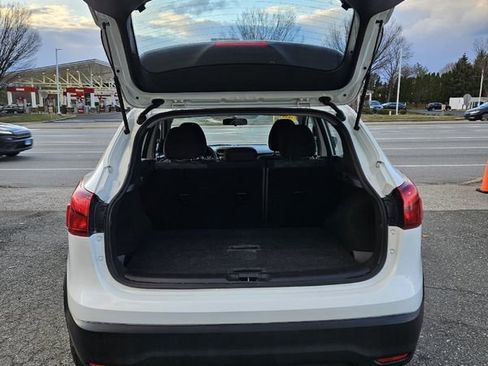 Used 2017 Nissan Rogue Sport SV image 23