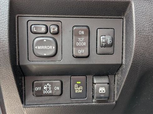 Used 2014 Toyota Tundra Platinum AWD/4WD image 17