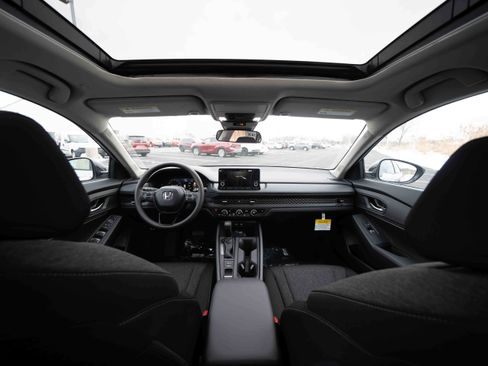 New 2025 Honda Accord SE image 19