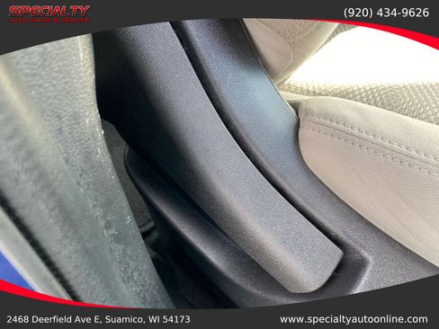 Used 2018 Nissan Rogue Sport SV w/ SV Technology Package AWD/4WD image 34