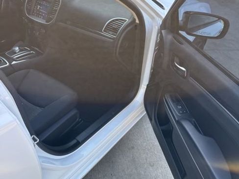Used 2020 Chrysler 300 Touring w/ Sport Appearance Package RWD image 15
