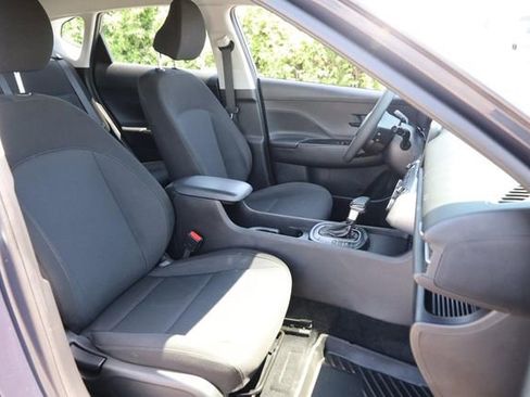 Used 2025 Hyundai Kona SE FWD image 27