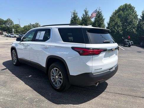 Used 2023 Chevrolet Traverse LT FWD image 3