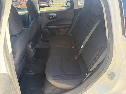 Used 2018 Jeep Compass Sport w/ Tech Group FWD image 15