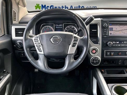 Used 2017 Nissan Titan SV image 10
