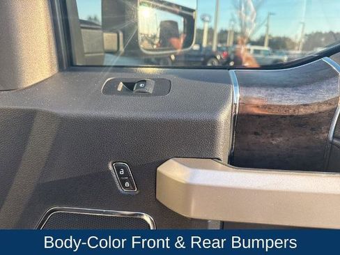 Certified 2022 Ford F250 Lariat w/ Black Appearance Package image 37