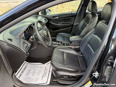 Used 2018 Chevrolet Cruze Premier w/ Premier True North Edition FWD image 4