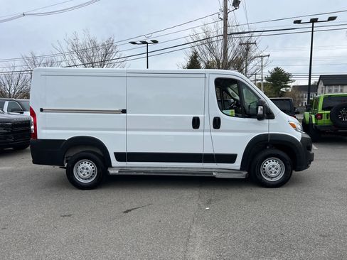 Used 2025 RAM ProMaster 2500 w/ U-Haul Equipment Group FWD image 7