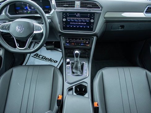 Used 2023 Volkswagen Tiguan SE image 27