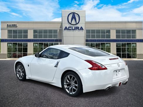 Used 2013 Nissan 370Z Coupe image 3