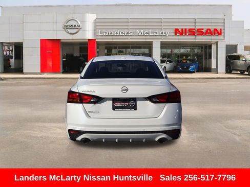 Used 2025 Nissan Altima 2.5 SV w/ SV Premium Package image 5