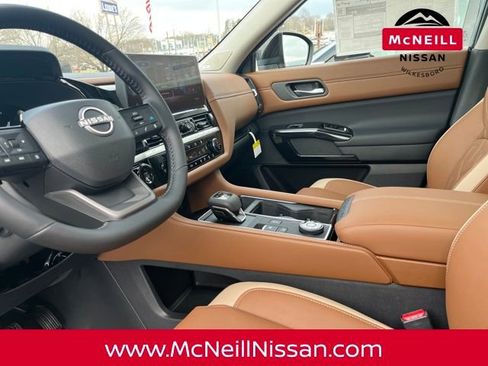 New 2026 Nissan Pathfinder Platinum image 29