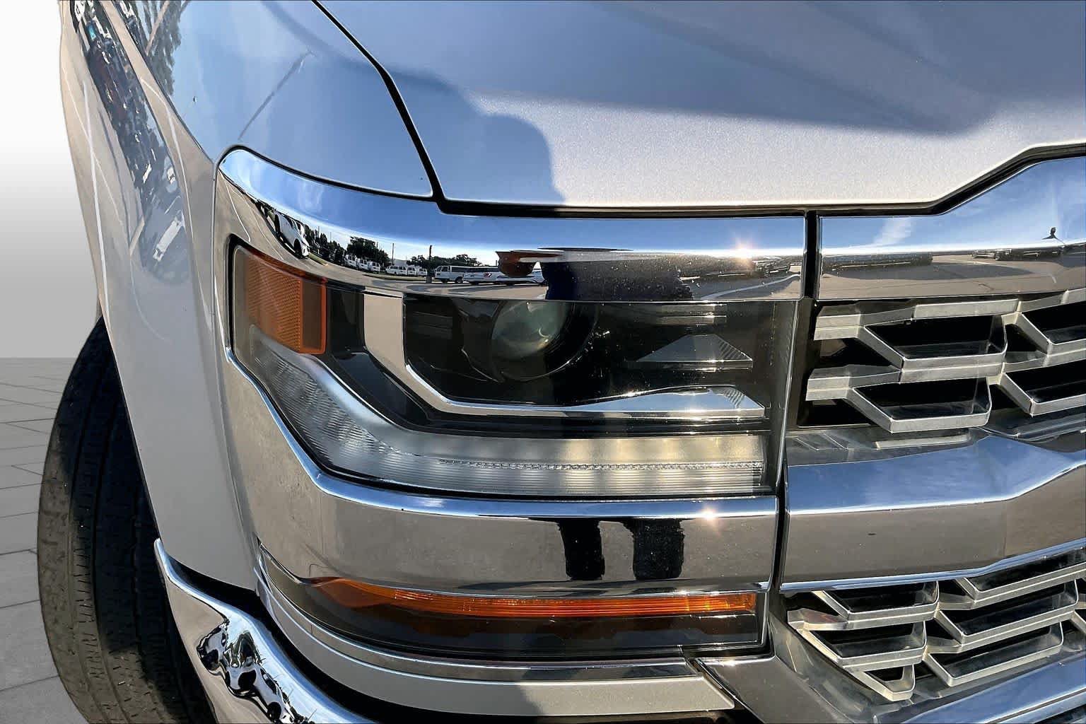 Used 2018 Chevrolet Silverado 1500 LT w/ Texas Edition RWD image 25