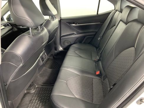 Used 2018 Toyota Camry XSE image 17