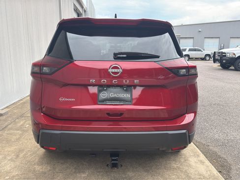 Certified 2025 Nissan Rogue S FWD image 4