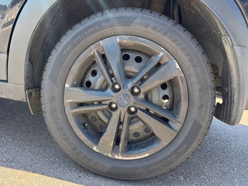 Used 2021 Nissan Kicks S FWD image 11