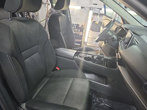 Used 2024 Nissan Rogue SV AWD/4WD image 10